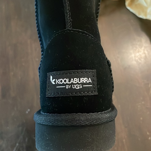 Black koolaburra boots size 5 never been worn! - Picture 2 of 5